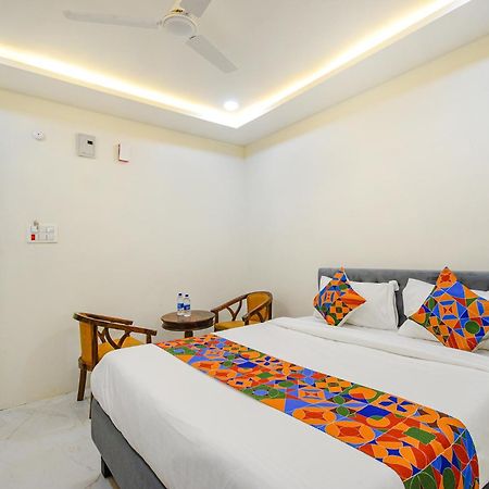 Fabhotel Ssr Ikon Suites - Nr Hyderabad Central University, Kondapur Exterior photo