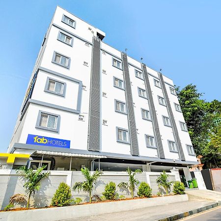 Fabhotel Ssr Ikon Suites - Nr Hyderabad Central University, Kondapur Exterior photo