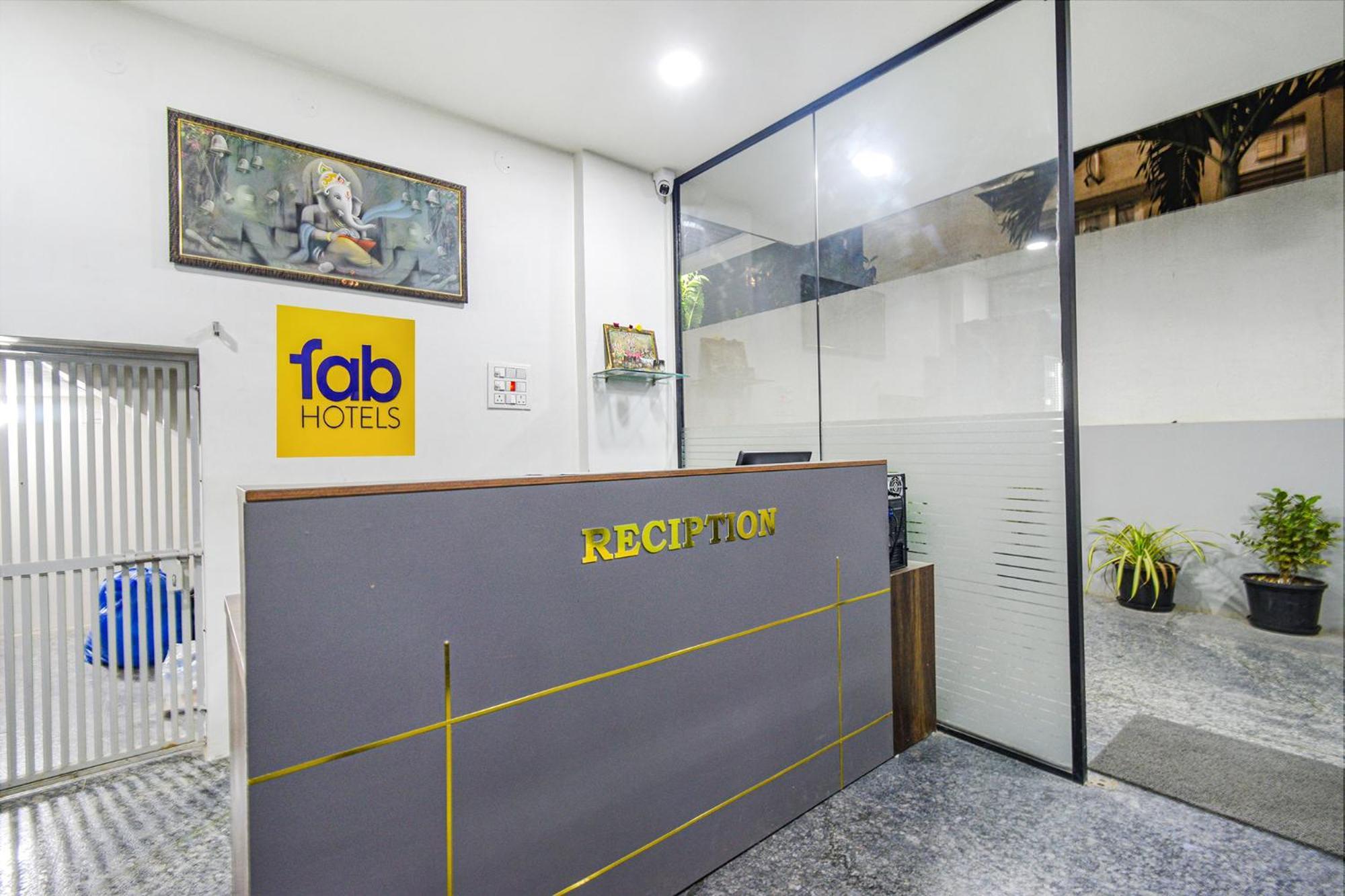Fabhotel Ssr Ikon Suites - Nr Hyderabad Central University, Kondapur Exterior photo