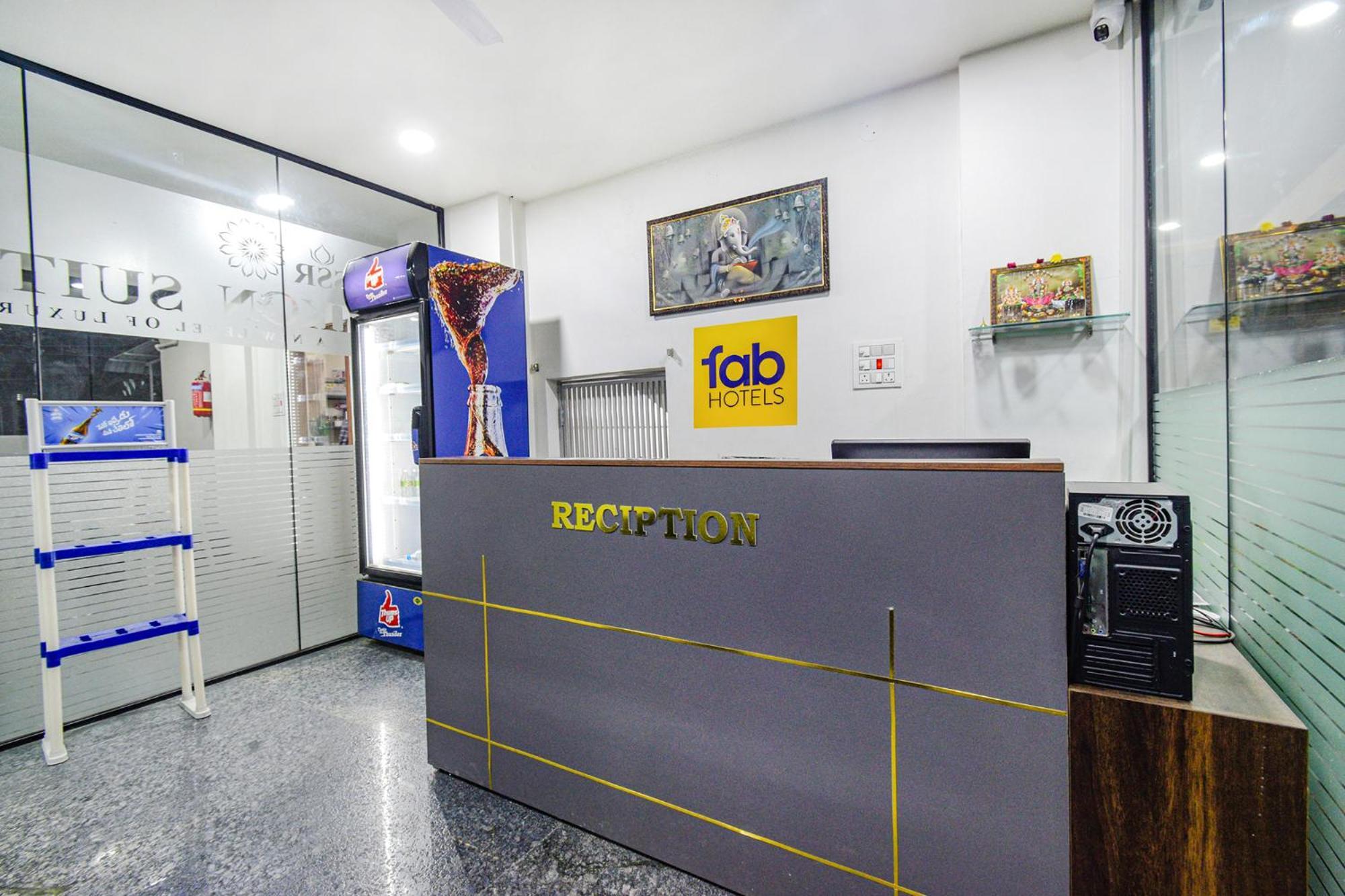 Fabhotel Ssr Ikon Suites - Nr Hyderabad Central University, Kondapur Exterior photo