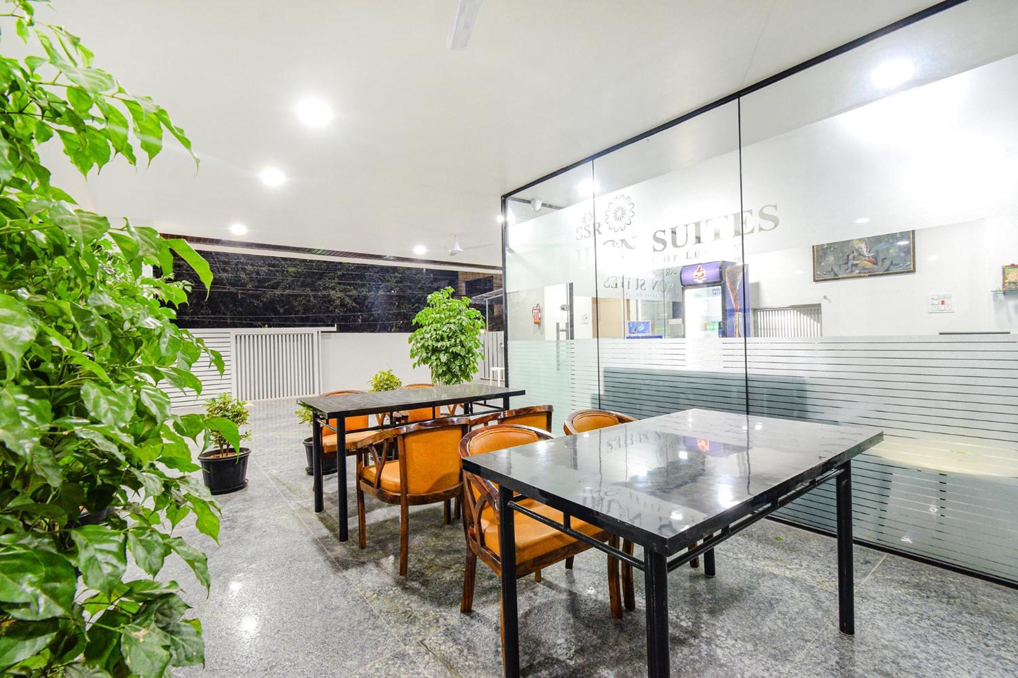 Fabhotel Ssr Ikon Suites - Nr Hyderabad Central University, Kondapur Exterior photo