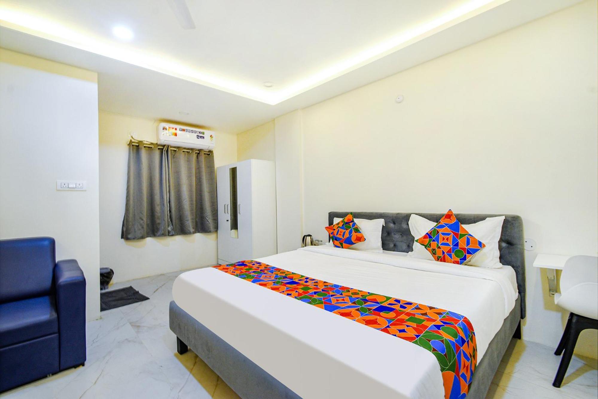 Fabhotel Ssr Ikon Suites - Nr Hyderabad Central University, Kondapur Exterior photo